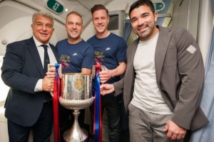 乐鱼网址-拉波尔塔晒照庆祝夺冠：祝贺球员&amp;弗里克&amp;全体工作人员，感谢球迷