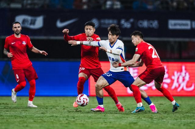 乐鱼网址-泰山南征让三追四老崔心惊 9天3赛轮换制成疑问