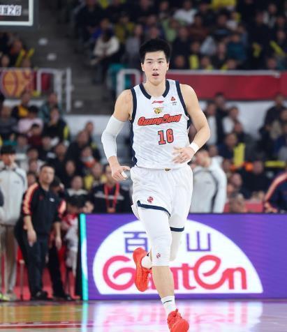 乐鱼官方网站-排队道歉！广东新援用表现回应质疑 5分钟砍10+8太强悍