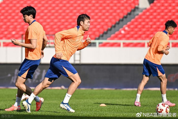 乐鱼体育平台-前切尔西巨星空降！31岁1米9中卫，大概率加盟泰山，前法国国脚|祖马|转会|中超|山东泰山|比赛_新浪体育_新浪新闻