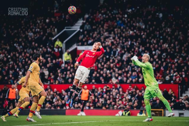 乐鱼官方网站-曼联高位逼抢问题①：夺回球权位置边缘化！